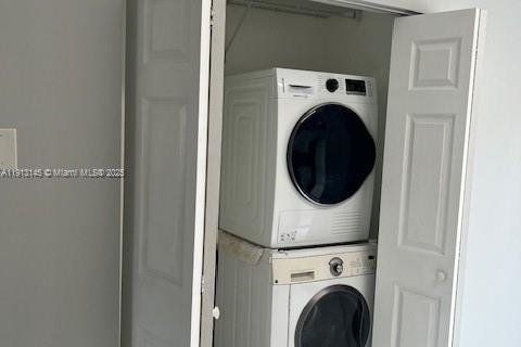 Condo in Hialeah, Florida, 2 bedrooms № 1969321 - photo 3