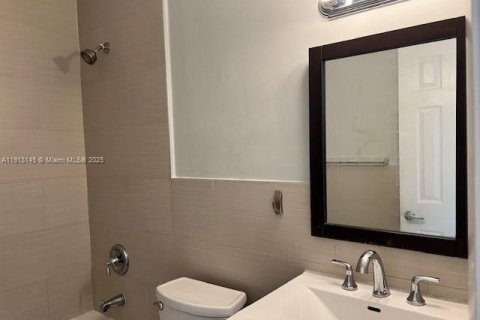 Condo in Hialeah, Florida, 2 bedrooms № 1969321 - photo 14