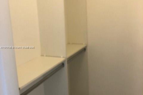 Condo in Hialeah, Florida, 2 bedrooms № 1969321 - photo 10