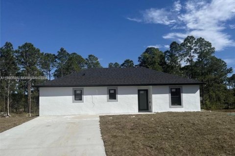 Снять в аренду виллу или дом в Лихай-Эйкерс, Флорида 3 спальни, № 1989422 - фото 1