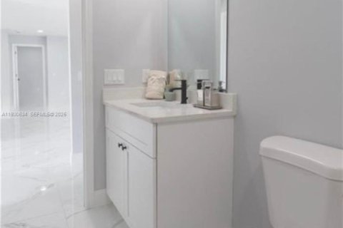 Снять в аренду виллу или дом в Лихай-Эйкерс, Флорида 3 спальни, № 1989422 - фото 16