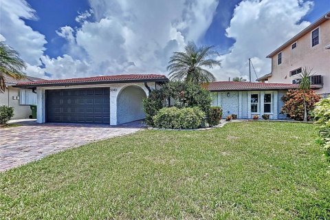 Villa ou maison à vendre à New Port Richey, Floride: 4 chambres, 223.71 m2 № 1873430 - photo 5