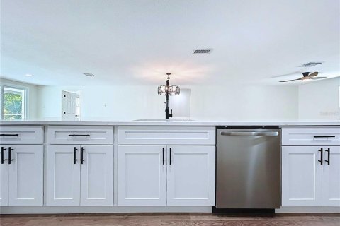 Villa ou maison à vendre à New Port Richey, Floride: 4 chambres, 223.71 m2 № 1873430 - photo 29