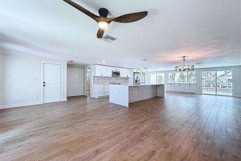 Villa ou maison à vendre à New Port Richey, Floride: 4 chambres, 223.71 m2 № 1873430 - photo 18
