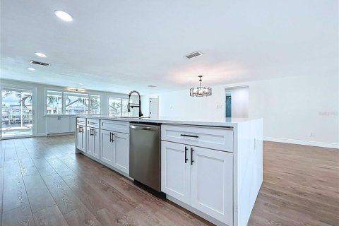 Villa ou maison à vendre à New Port Richey, Floride: 4 chambres, 223.71 m2 № 1873430 - photo 28