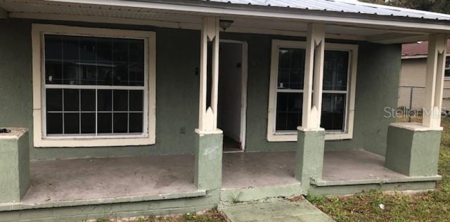 House in Ocala, Florida 3 bedrooms, 79.52 sq.m. № 2207295