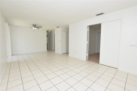 Apartamento en alquiler en Lakeland, Florida, 3 dormitorios, 97.27 m2 № 1851418 - foto 2