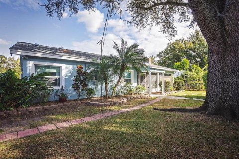 House in Seffner, Florida 4 bedrooms, 177.44 sq.m. № 2114172 - photo 3