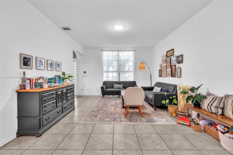 Casa en venta en Cooper City, Florida, 4 dormitorios, 227.61 m2 № 1971037 - foto 8