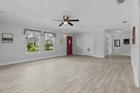 Villa ou maison à vendre à Deltona, Floride: 3 chambres, 117.52 m2 № 1884330 - photo 9
