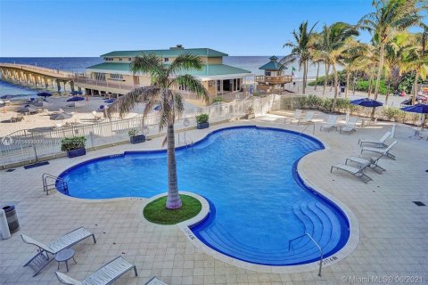 Condo in Sunny Isles Beach, Florida, 1 bedroom  № 1970749 - photo 11