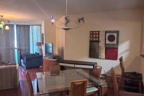 Condominio en venta en Sunny Isles Beach, Florida, 1 dormitorio, 92.9 m2 № 1970749 - foto 26