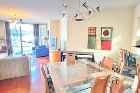 Condo in Sunny Isles Beach, Florida, 1 bedroom  № 1970749 - photo 8