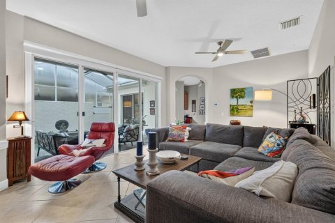 Villa ou maison à vendre à New Smyrna Beach, Floride: 3 chambres, 171.59 m2 № 2285268 - photo 8