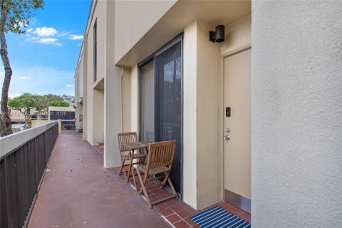 Copropriété à vendre à Davie, Floride: 2 chambres, 114.27 m2 № 2046825 - photo 3