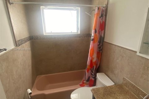 Copropriété à louer à Miami Beach, Floride: 35.3 m2 № 2027359 - photo 8