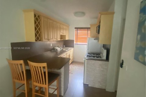 Copropriété à louer à Miami Beach, Floride: 35.3 m2 № 2027359 - photo 7