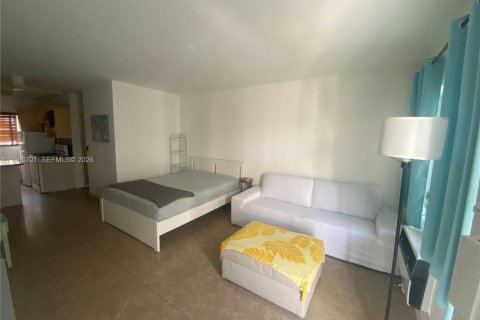 Copropriété à louer à Miami Beach, Floride: 35.3 m2 № 2027359 - photo 4