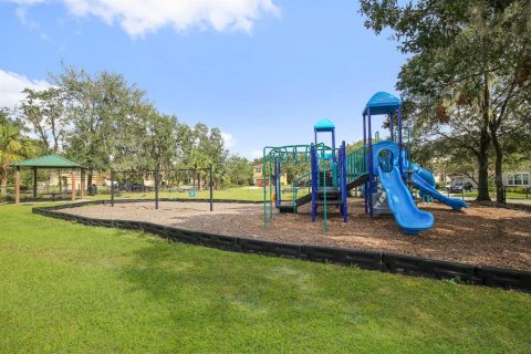 House in Fish Hawk, Florida 4 bedrooms, 207.82 sq.m. № 2216644 - photo 28