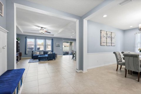 House in Fish Hawk, Florida 4 bedrooms, 207.82 sq.m. № 2216644 - photo 4