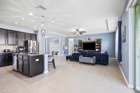 House in Fish Hawk, Florida 4 bedrooms, 207.82 sq.m. № 2216644 - photo 12