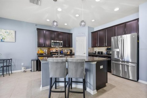 House in Fish Hawk, Florida 4 bedrooms, 207.82 sq.m. № 2216644 - photo 8