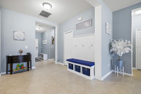 House in Fish Hawk, Florida 4 bedrooms, 207.82 sq.m. № 2216644 - photo 3