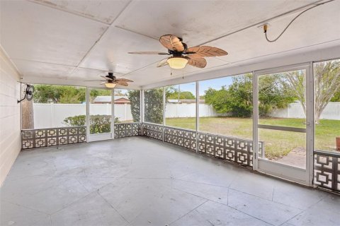Villa ou maison à vendre à Zephyrhills, Floride: 3 chambres, 156.82 m2 № 2200785 - photo 25