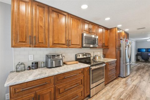 Villa ou maison à vendre à Zephyrhills, Floride: 3 chambres, 156.82 m2 № 2200785 - photo 10