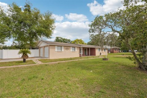 Villa ou maison à vendre à Zephyrhills, Floride: 3 chambres, 156.82 m2 № 2200785 - photo 2
