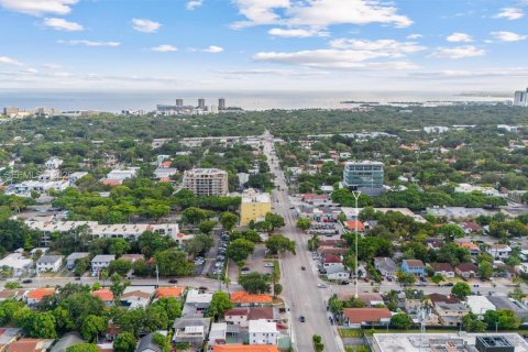 Commercial property in Miami, Florida 176.42 sq.m. № 2054074 - photo 28