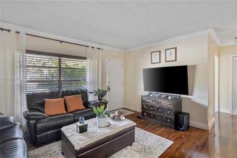 Commercial property in Miami, Florida 176.42 sq.m. № 2054074 - photo 20