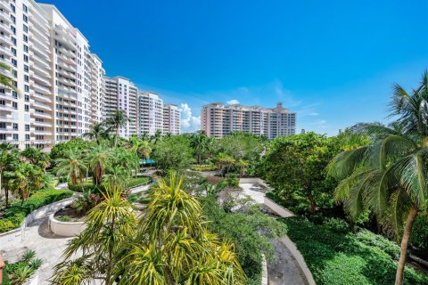 Condo in Key Biscayne, Florida, 2 bedrooms  № 2067661 - photo 13