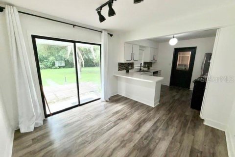 Villa ou maison à louer à Sanford, Floride: 3 chambres, 113.53 m2 № 2391616 - photo 5