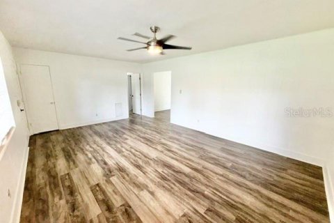 Villa ou maison à louer à Sanford, Floride: 3 chambres, 113.53 m2 № 2391616 - photo 4