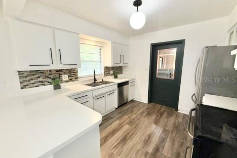 Villa ou maison à louer à Sanford, Floride: 3 chambres, 113.53 m2 № 2391616 - photo 6