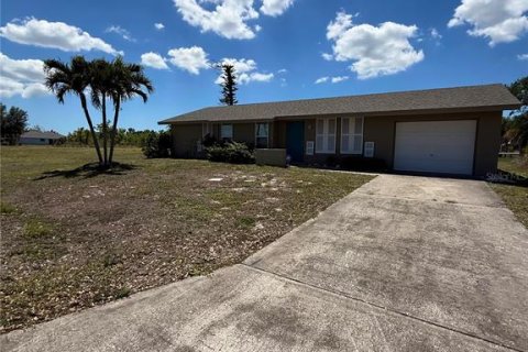 Villa ou maison à louer à Port Charlotte, Floride: 3 chambres, 101.45 m2 № 2098651 - photo 2