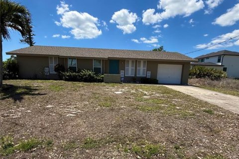 Villa ou maison à Port Charlotte, Floride 3 chambres, 101.45 m2 № 2098651