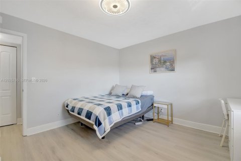 Condo in Sunrise, Florida, 2 bedrooms № 2186084 - photo 22