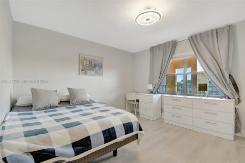 Condo in Sunrise, Florida, 2 bedrooms № 2186084 - photo 20