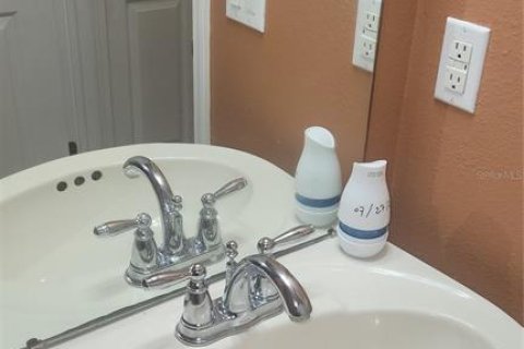 Adosado en venta en Tarpon Springs, Florida, 4 dormitorios, 213.77 m2 № 2259459 - foto 20