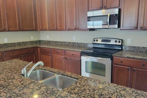 Adosado en venta en Tarpon Springs, Florida, 4 dormitorios, 213.77 m2 № 2259459 - foto 7