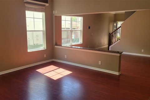 Adosado en venta en Tarpon Springs, Florida, 4 dormitorios, 213.77 m2 № 2259459 - foto 9