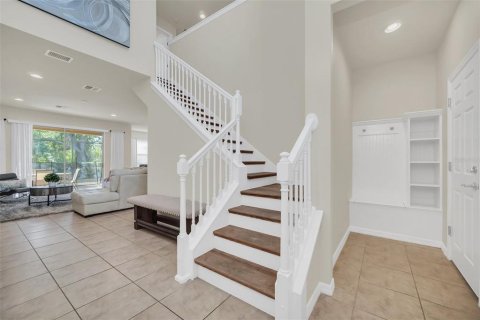 House in Kissimmee, Florida 5 bedrooms, 231.51 sq.m. № 2220637 - photo 3