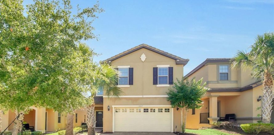 House in Kissimmee, Florida 5 bedrooms, 231.51 sq.m. № 2220637