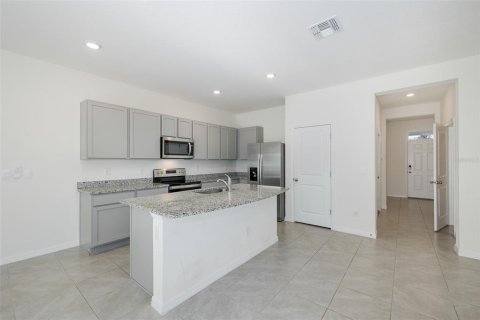 Touwnhouse à vendre à Land O' Lakes, Floride: 3 chambres, 155.43 m2 № 2412694 - photo 4