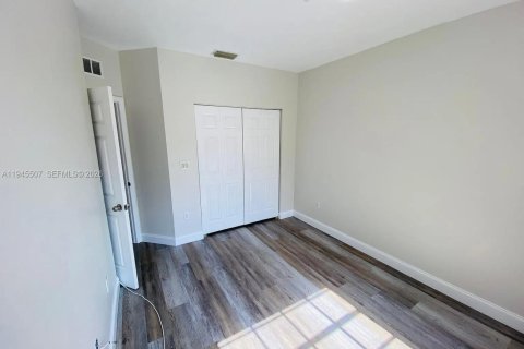 Adosado en alquiler en Miramar, Florida, 3 dormitorios, 148.74 m2 № 2001987 - foto 4