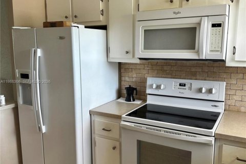Купить кондоминиум в Санрайз, Флорида 2 спальни, 78.97м2, № 2154020 - фото 6
