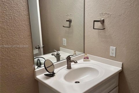 Купить кондоминиум в Санрайз, Флорида 2 спальни, 78.97м2, № 2154020 - фото 17
