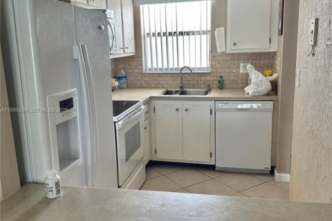 Купить кондоминиум в Санрайз, Флорида 2 спальни, 78.97м2, № 2154020 - фото 5